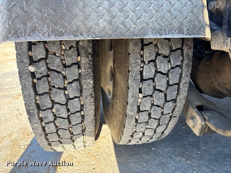 image for item DK0176 2003 Peterbilt 379 semi truck