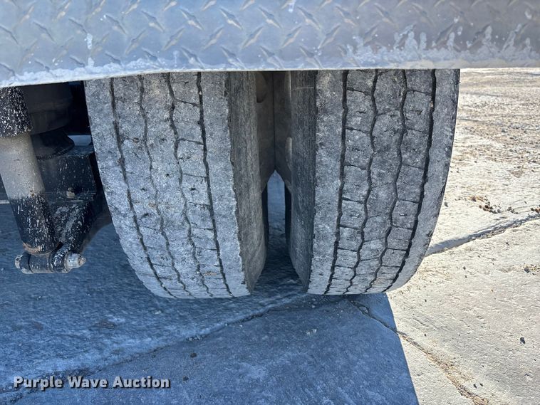 image for item DK0176 2003 Peterbilt 379 semi truck