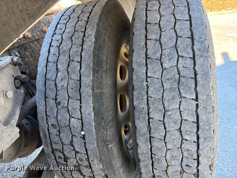 image for item DK0176 2003 Peterbilt 379 semi truck