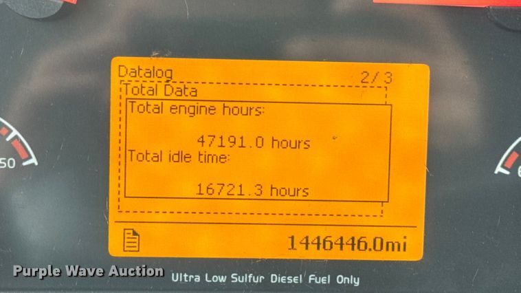 image for item DO2272 2010 Volvo VNL semi truck