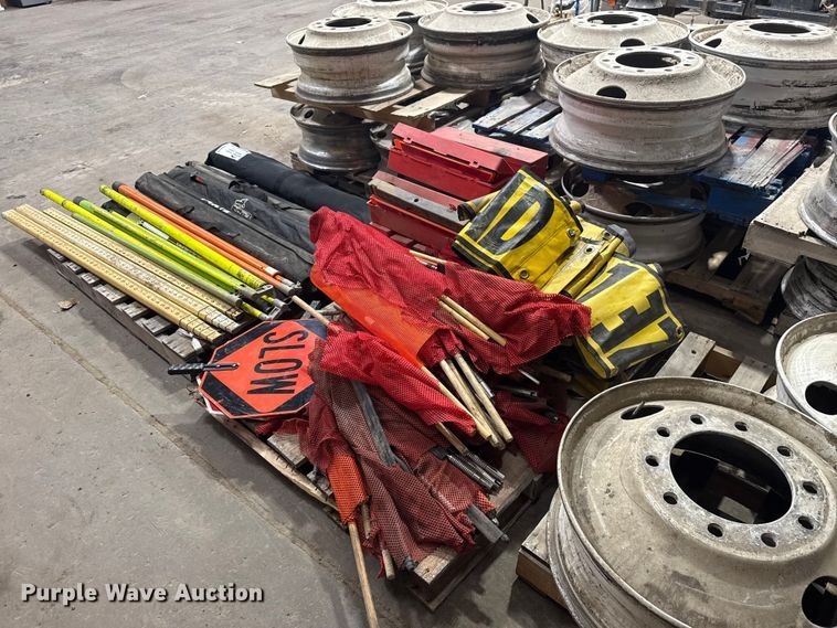 image for item DQ4140 Truck equipment