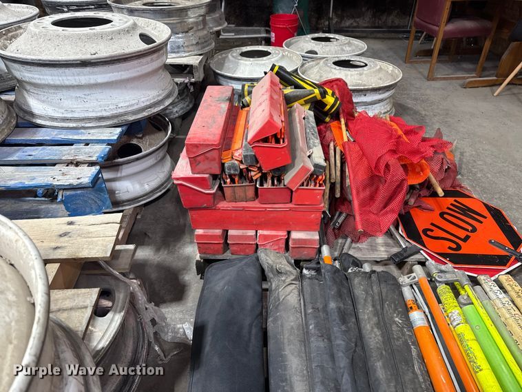 image for item DQ4140 Truck equipment