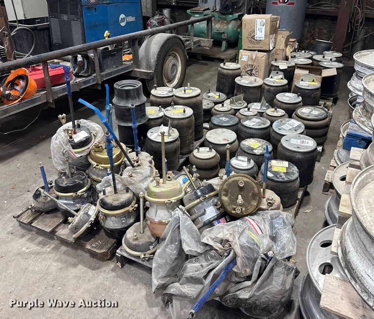 image for item DQ4141 Truck parts