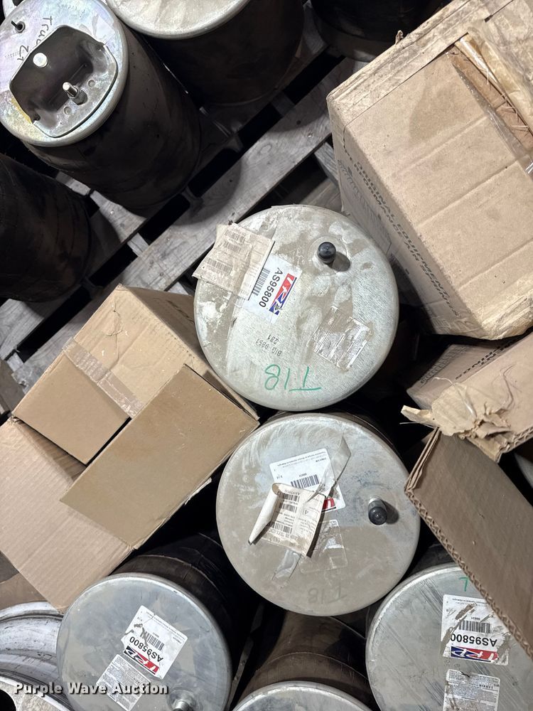 image for item DQ4141 Truck parts