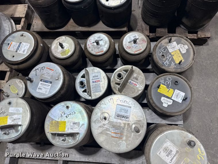 image for item DQ4141 Truck parts