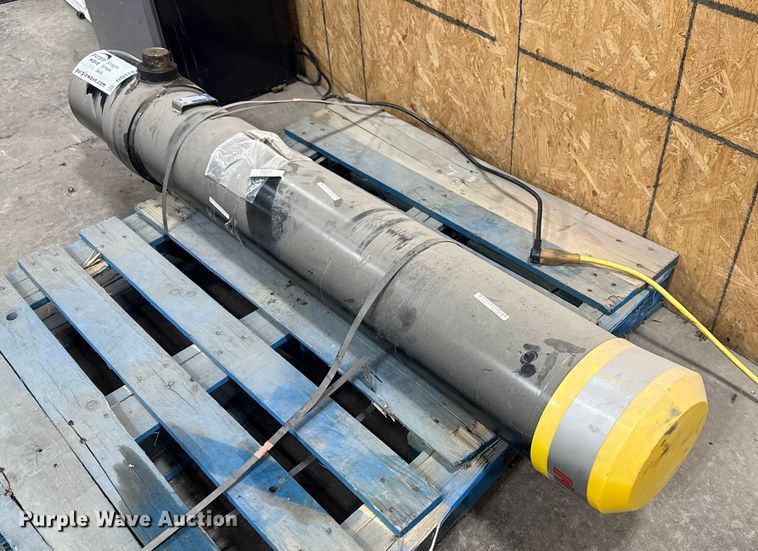 image for item DQ4142 HYVA EF A1951-5-05980 Dump bed hoist