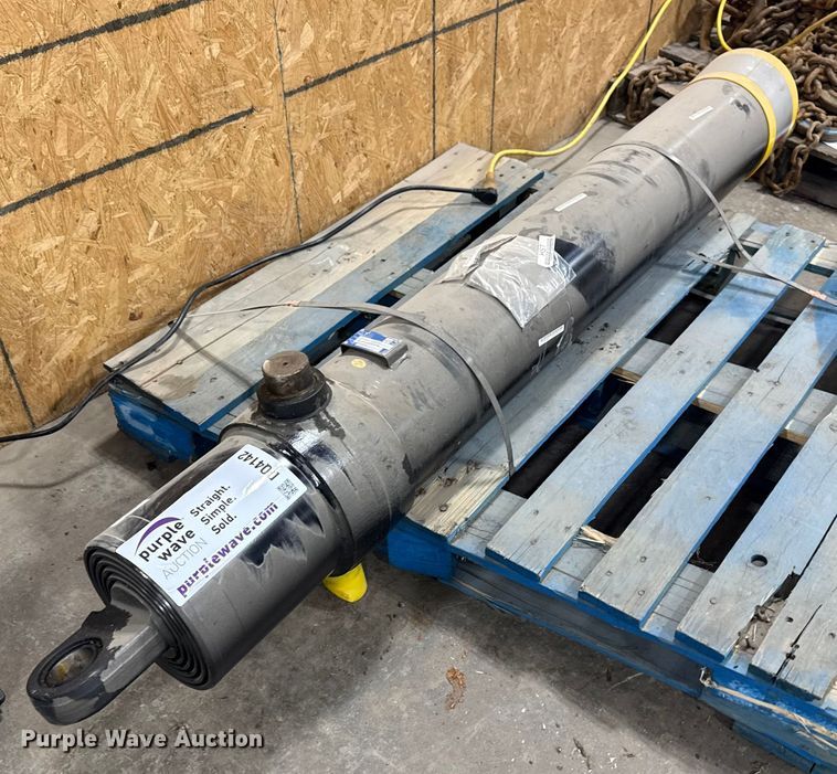 image for item DQ4142 HYVA EF A1951-5-05980 Dump bed hoist