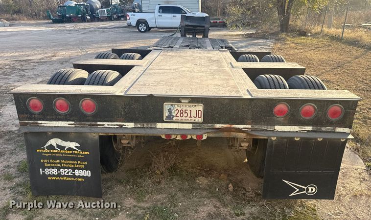 image for item DQ4178 2004 Witzco Challenger RG-35 drop deck equipment trailer