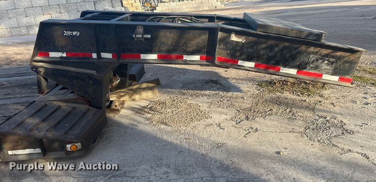 image for item DQ4178 2004 Witzco Challenger RG-35 drop deck equipment trailer