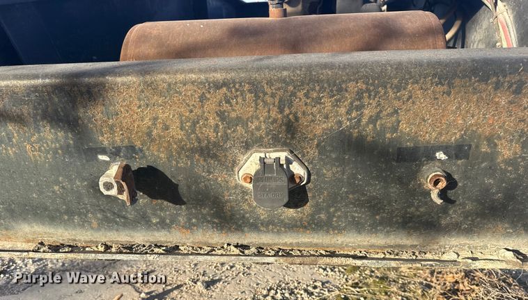 image for item DQ4178 2004 Witzco Challenger RG-35 drop deck equipment trailer