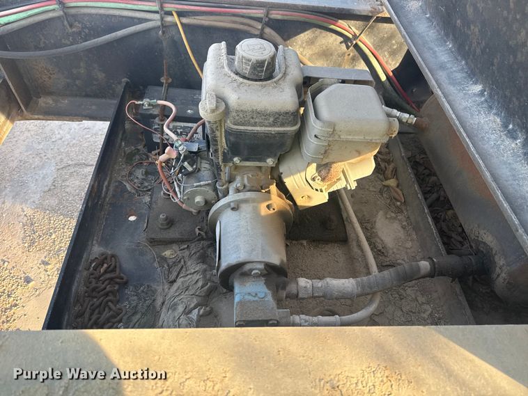 image for item DQ4178 2004 Witzco Challenger RG-35 drop deck equipment trailer