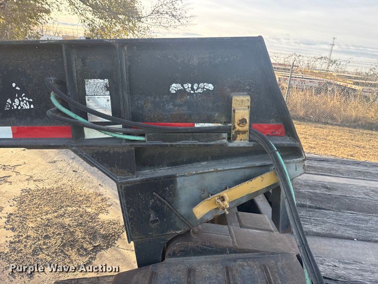 image for item DQ4178 2004 Witzco Challenger RG-35 drop deck equipment trailer