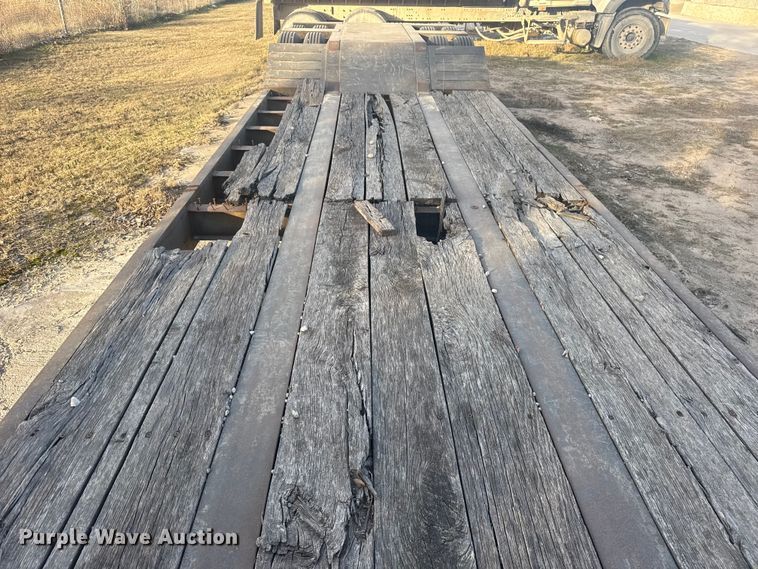 image for item DQ4178 2004 Witzco Challenger RG-35 drop deck equipment trailer