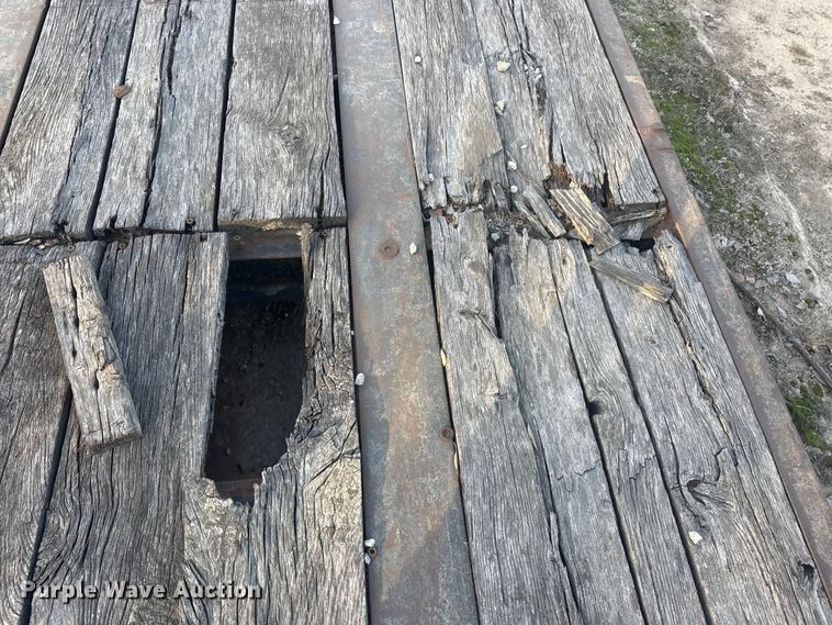 image for item DQ4178 2004 Witzco Challenger RG-35 drop deck equipment trailer