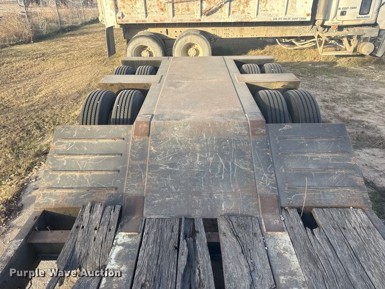 image for item DQ4178 2004 Witzco Challenger RG-35 drop deck equipment trailer