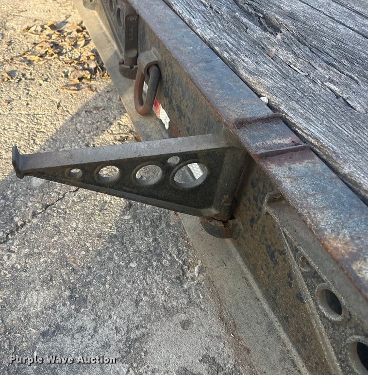 image for item DQ4178 2004 Witzco Challenger RG-35 drop deck equipment trailer