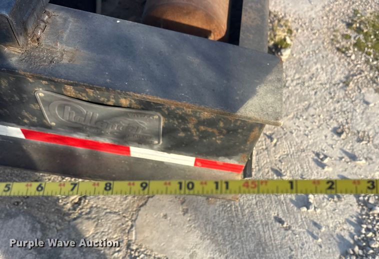 image for item DQ4178 2004 Witzco Challenger RG-35 drop deck equipment trailer