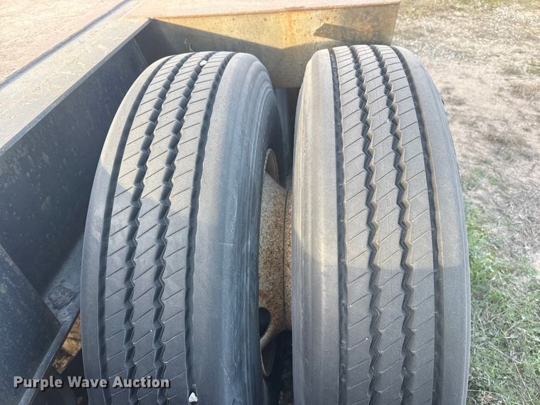 image for item DQ4178 2004 Witzco Challenger RG-35 drop deck equipment trailer