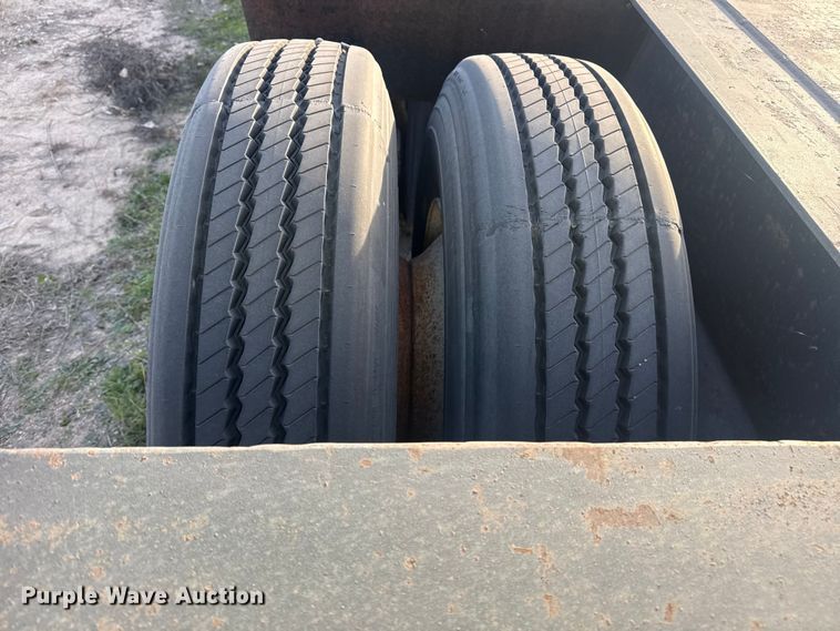 image for item DQ4178 2004 Witzco Challenger RG-35 drop deck equipment trailer