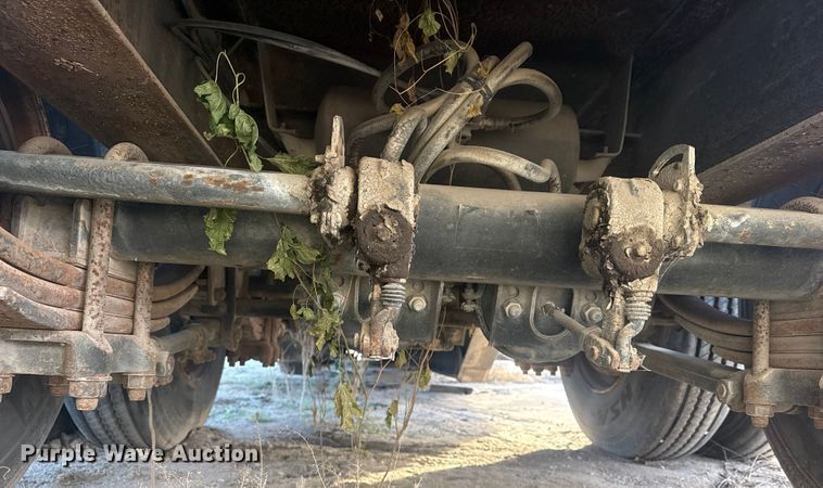 image for item DQ4178 2004 Witzco Challenger RG-35 drop deck equipment trailer