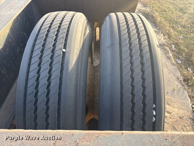 image for item DQ4178 2004 Witzco Challenger RG-35 drop deck equipment trailer