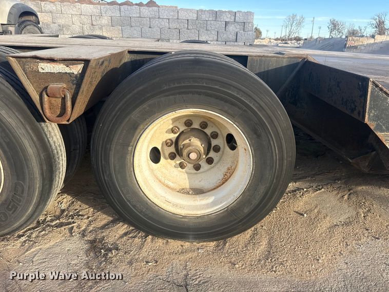 image for item DQ4178 2004 Witzco Challenger RG-35 drop deck equipment trailer