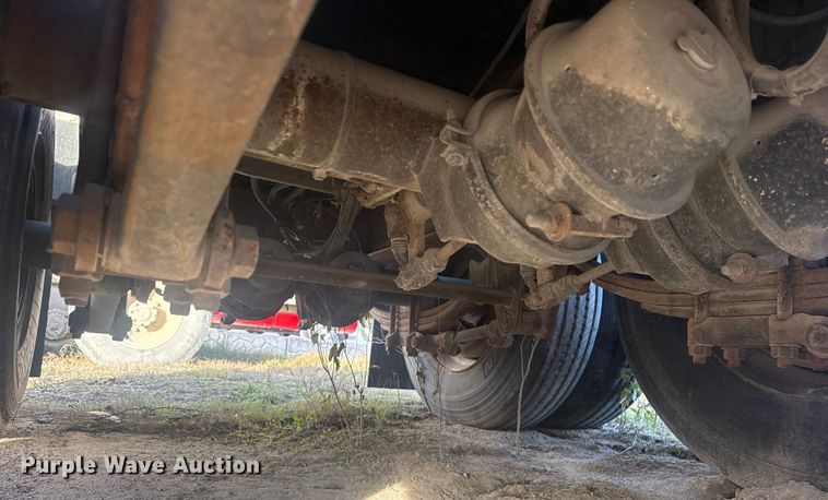 image for item DQ4178 2004 Witzco Challenger RG-35 drop deck equipment trailer