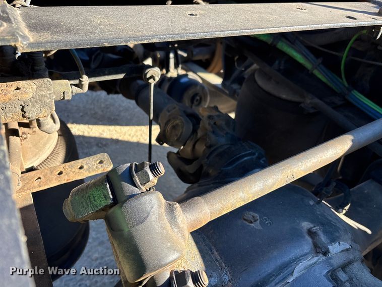 image for item DT0007 2016 Freightliner Cascadia semi truck