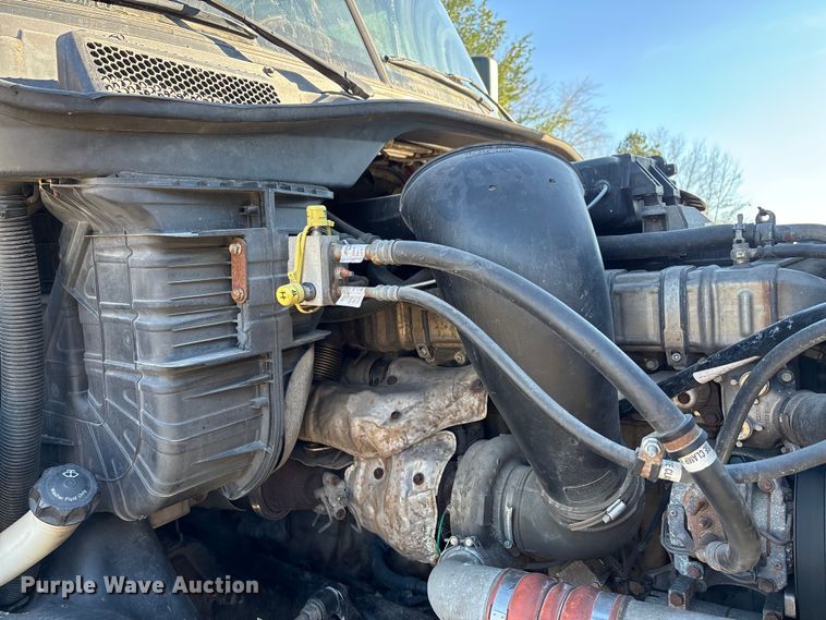 image for item DT0007 2016 Freightliner Cascadia semi truck