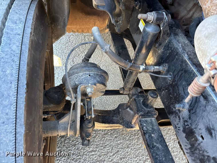 image for item DT0007 2016 Freightliner Cascadia semi truck