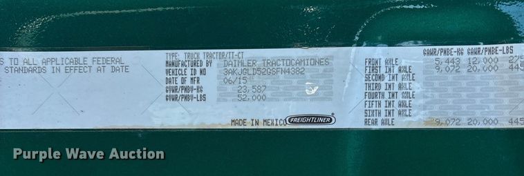 image for item DT0007 2016 Freightliner Cascadia semi truck