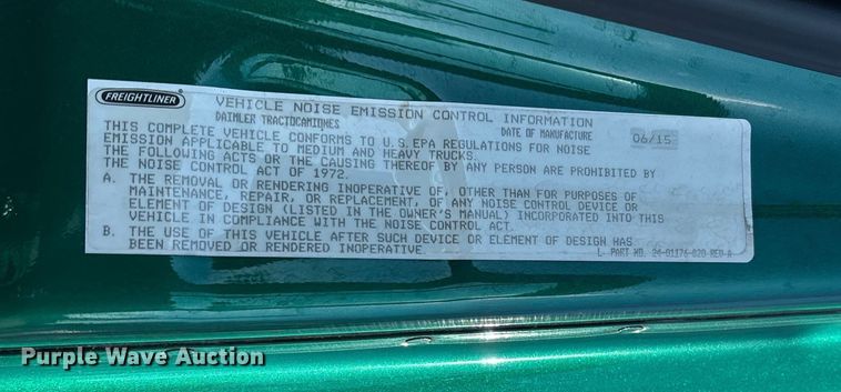 image for item DT0007 2016 Freightliner Cascadia semi truck