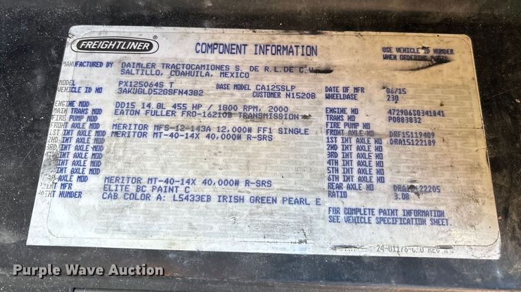 image for item DT0007 2016 Freightliner Cascadia semi truck