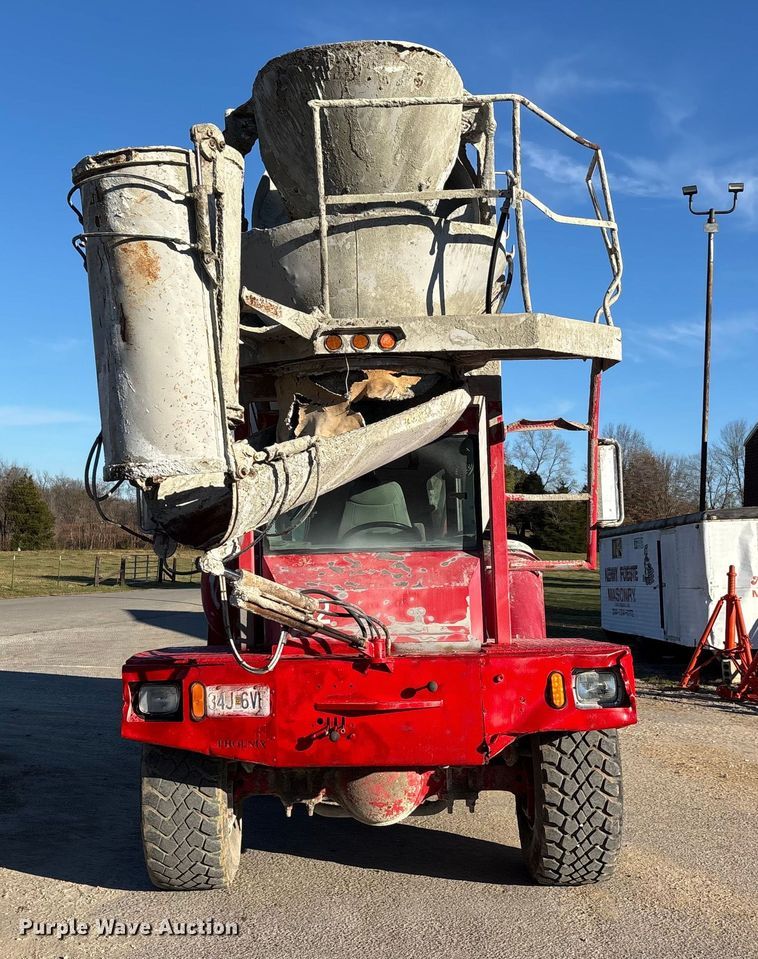 image for item DT0008 2004 Phoenix PM201 ready mix truck