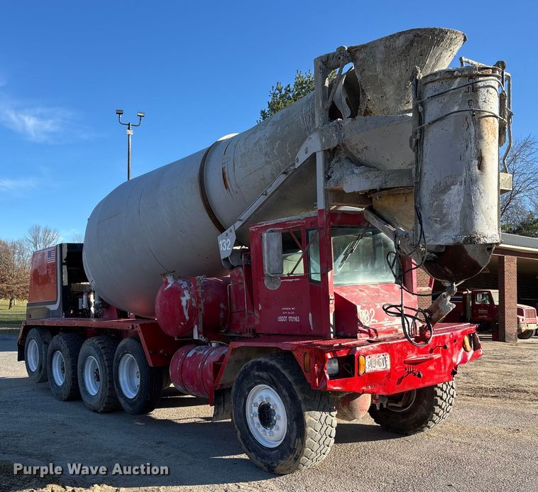 image for item DT0008 2004 Phoenix PM201 ready mix truck