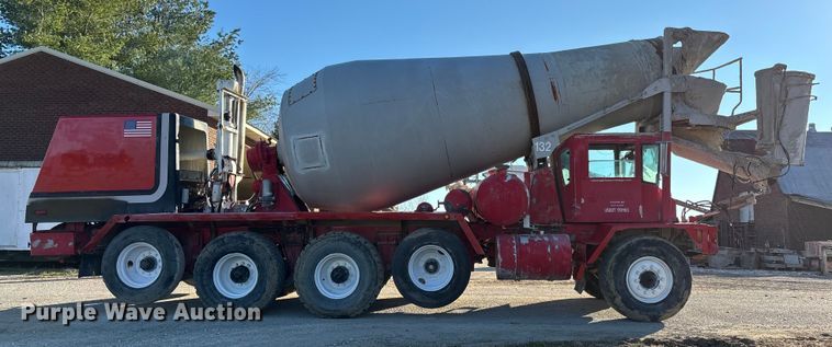 image for item DT0008 2004 Phoenix PM201 ready mix truck