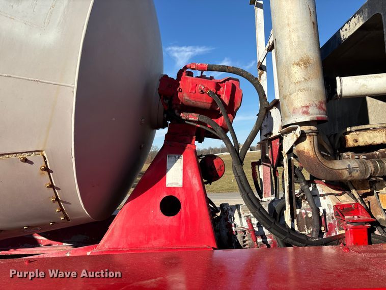 image for item DT0008 2004 Phoenix PM201 ready mix truck