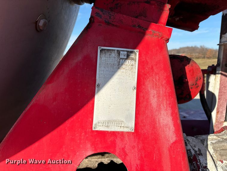 image for item DT0008 2004 Phoenix PM201 ready mix truck