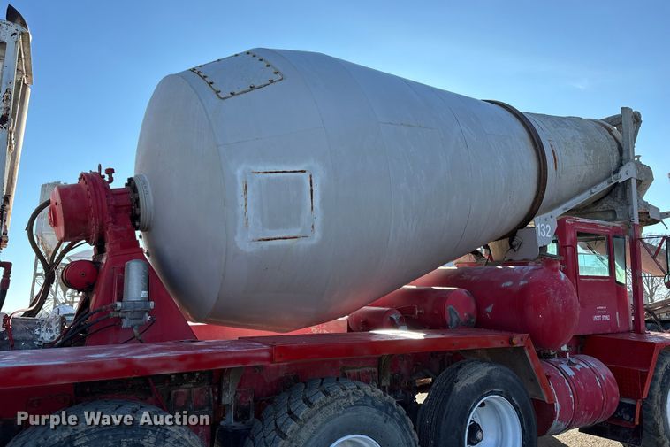 image for item DT0008 2004 Phoenix PM201 ready mix truck