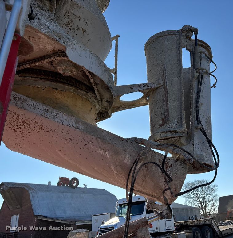 image for item DT0008 2004 Phoenix PM201 ready mix truck