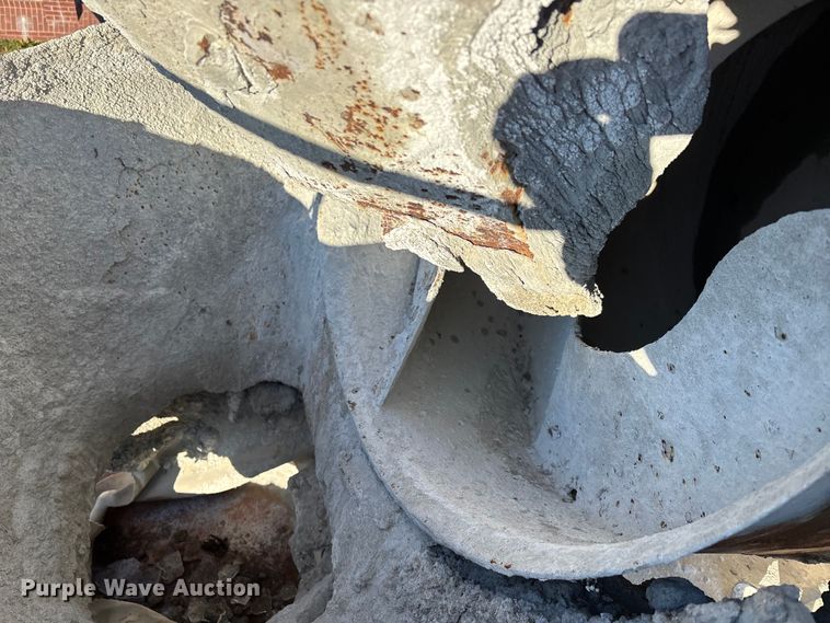 image for item DT0008 2004 Phoenix PM201 ready mix truck