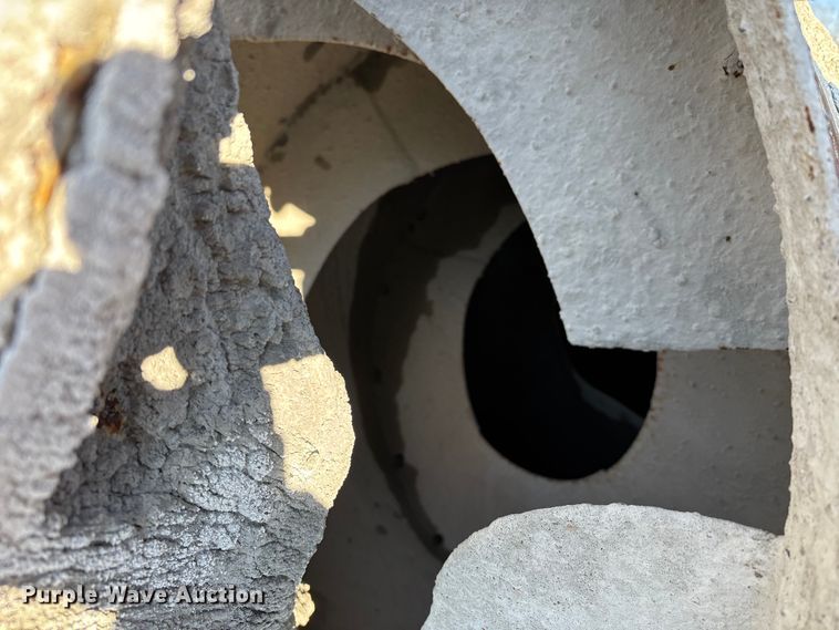 image for item DT0008 2004 Phoenix PM201 ready mix truck