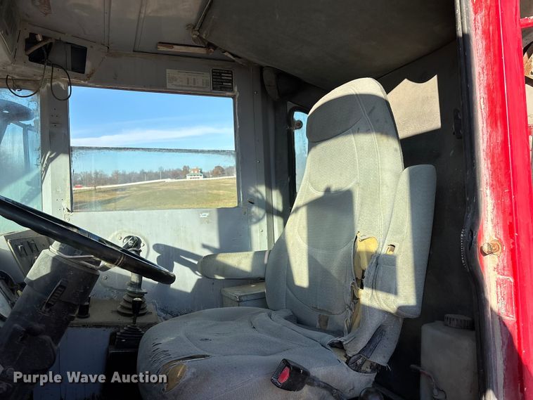 image for item DT0008 2004 Phoenix PM201 ready mix truck