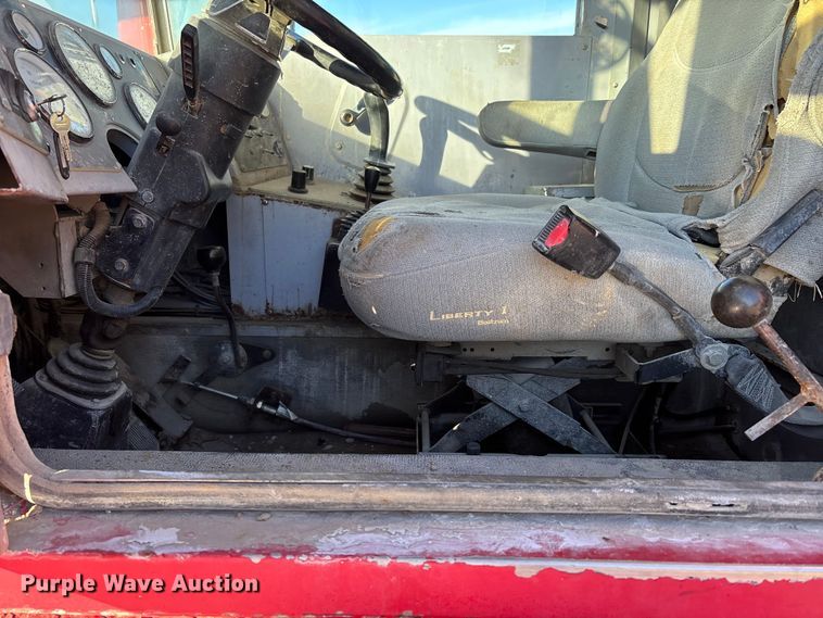 image for item DT0008 2004 Phoenix PM201 ready mix truck