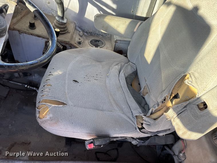 image for item DT0008 2004 Phoenix PM201 ready mix truck