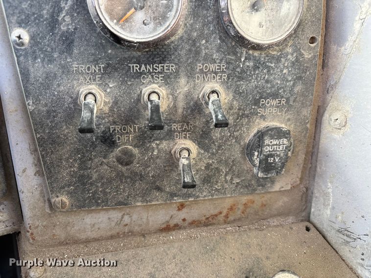 image for item DT0008 2004 Phoenix PM201 ready mix truck