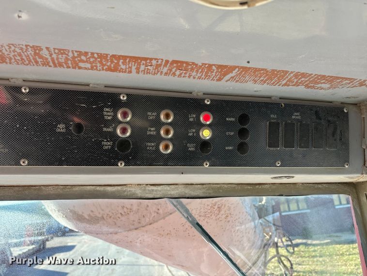 image for item DT0008 2004 Phoenix PM201 ready mix truck