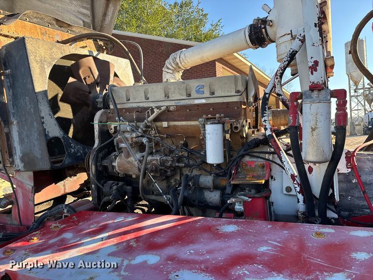 image for item DT0008 2004 Phoenix PM201 ready mix truck