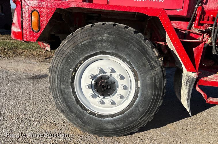 image for item DT0008 2004 Phoenix PM201 ready mix truck