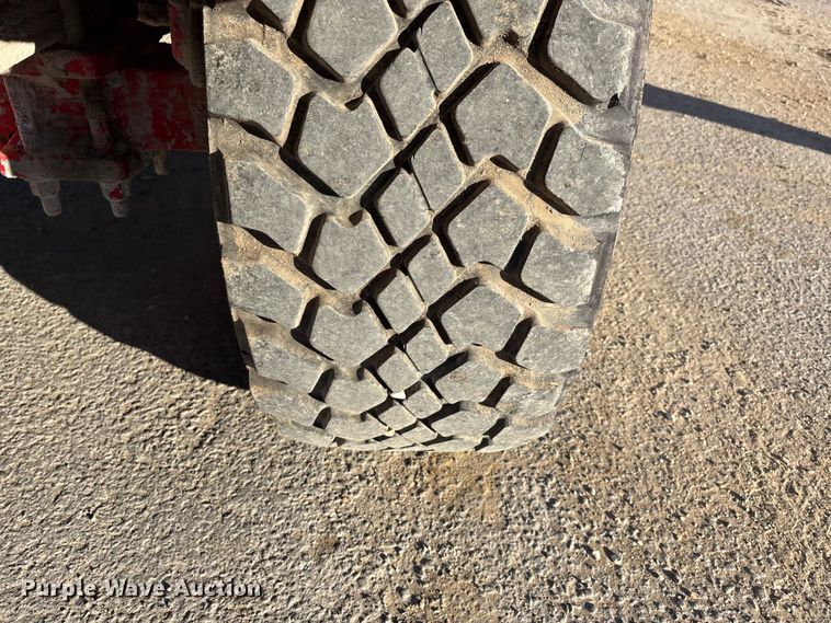 image for item DT0008 2004 Phoenix PM201 ready mix truck